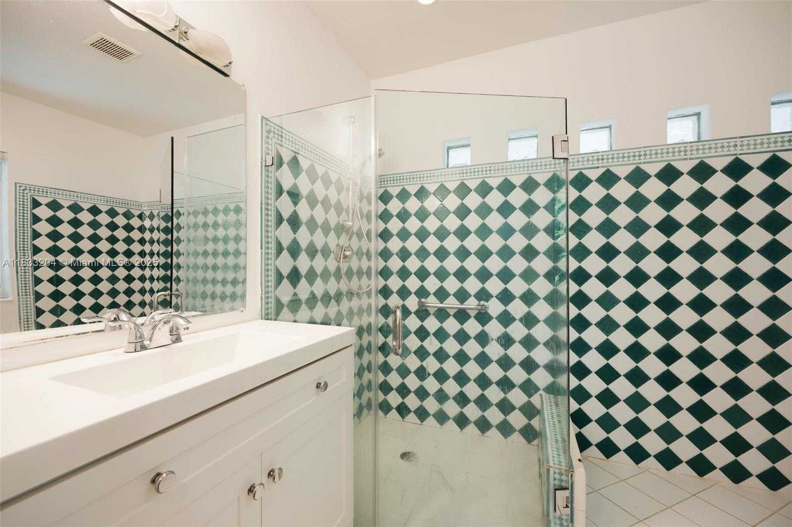 Small Image of 4050 LOQUAT AVE, Coconut Grove Number 25