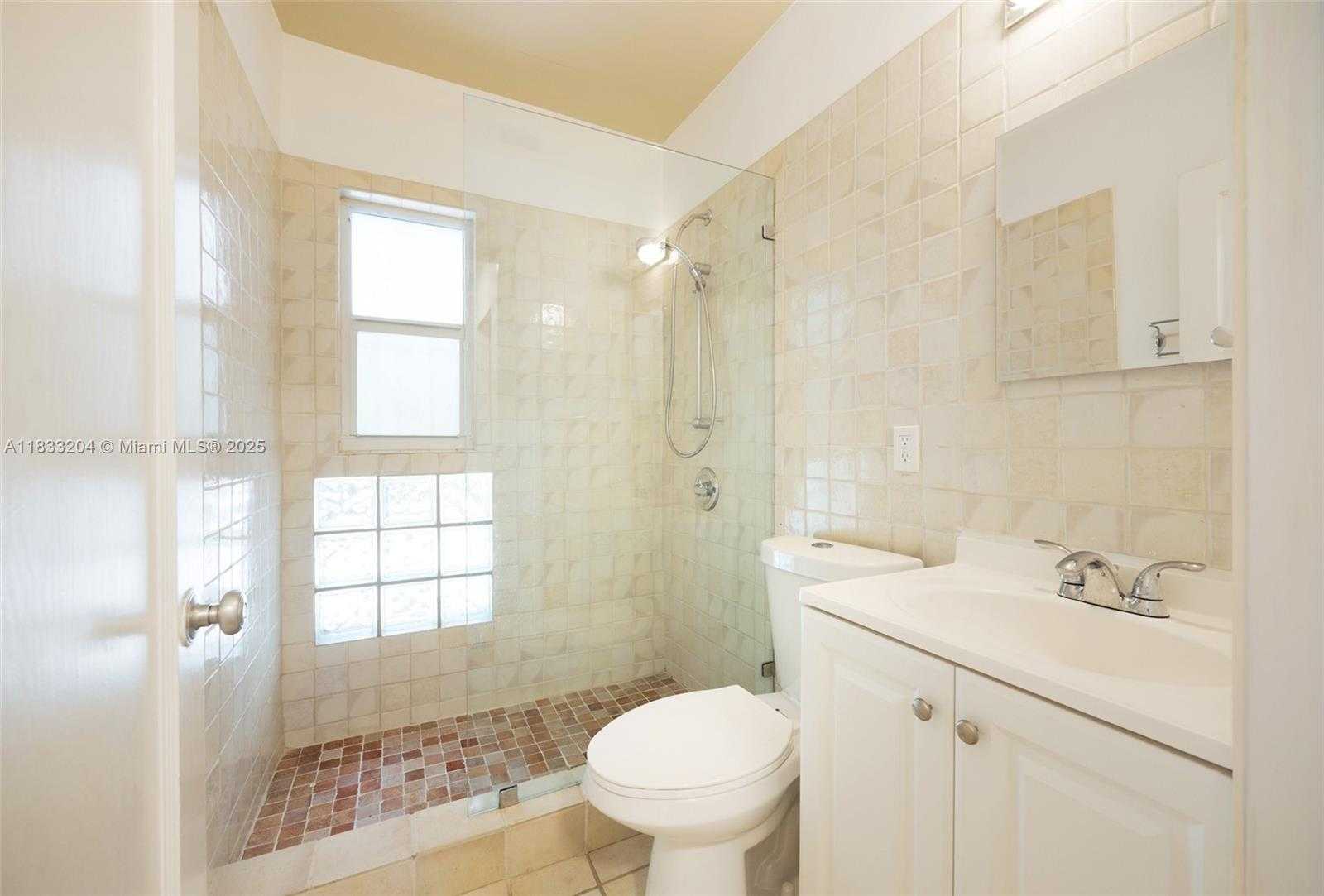 Small Image of 4050 LOQUAT AVE, Coconut Grove Number 26