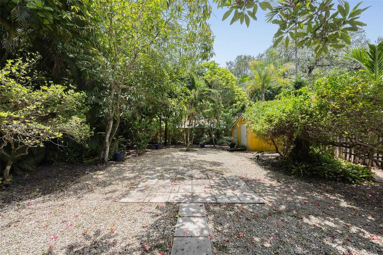 Small Image of 4050 LOQUAT AVE, Coconut Grove Number 28