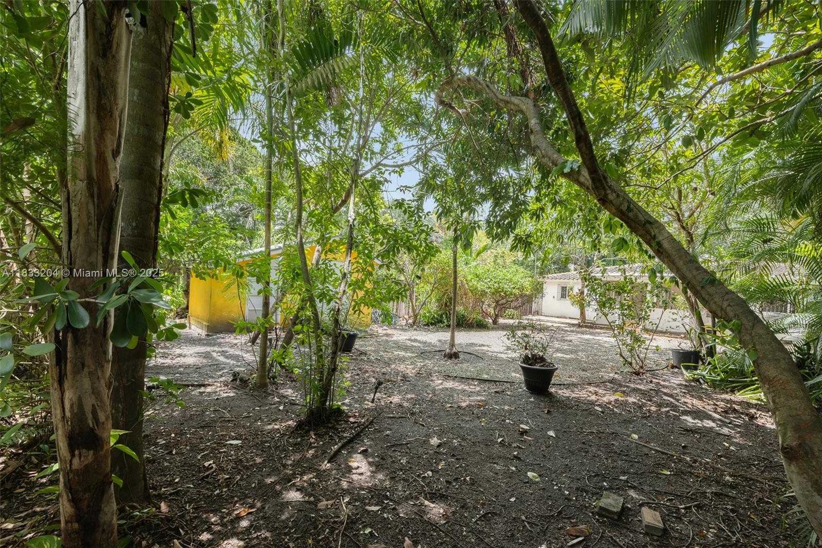 Small Image of 4050 LOQUAT AVE, Coconut Grove Number 31