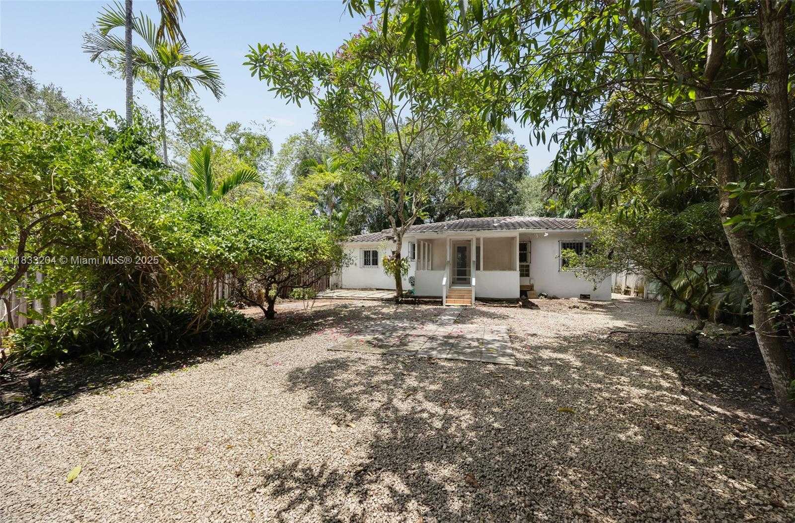 Small Image of 4050 LOQUAT AVE, Coconut Grove Number 32