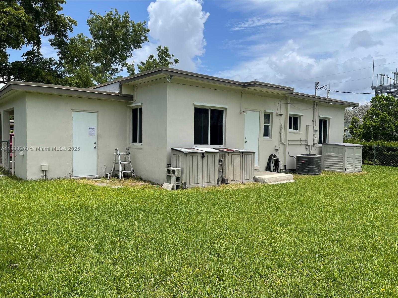Small Image of 6250 SOUTH WEST 16TH TER, West Miami Number 3