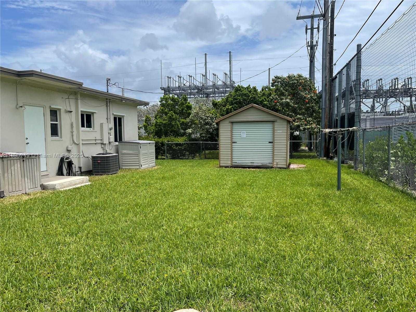 Small Image of 6250 SOUTH WEST 16TH TER, West Miami Number 4