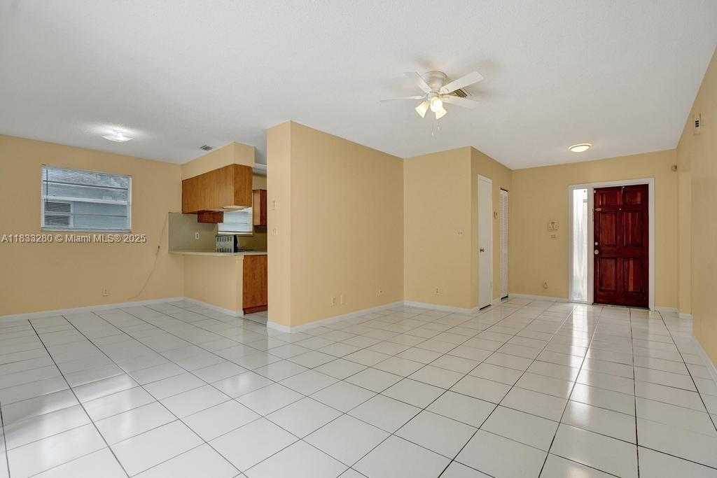 Small Image of 2444 RALEIGH ST, Hollywood Number 10