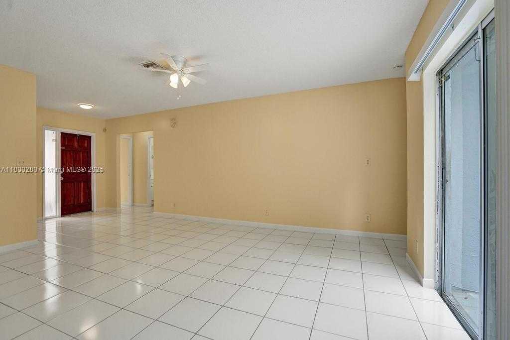 Small Image of 2444 RALEIGH ST, Hollywood Number 11