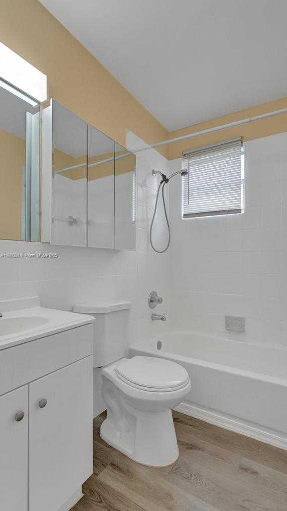 Small Image of 2444 RALEIGH ST, Hollywood Number 18