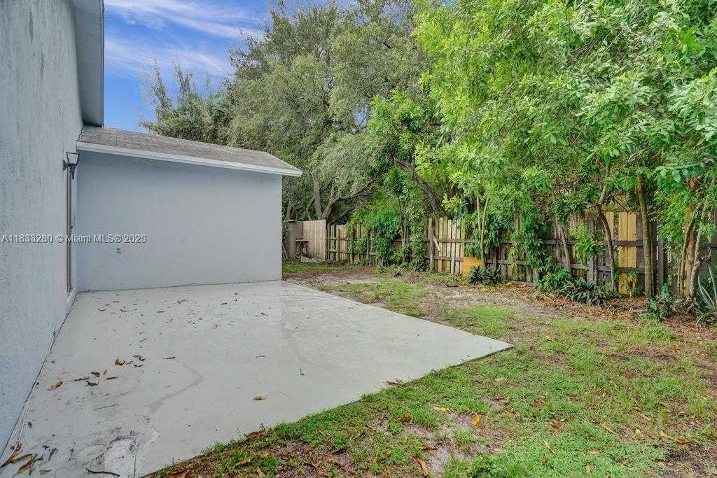 Small Image of 2444 RALEIGH ST, Hollywood Number 8