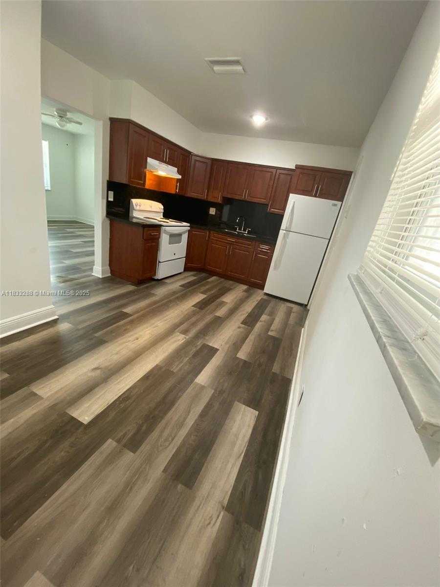 Small Image of 1219 NORTH 20TH AVE, Hollywood Number 5