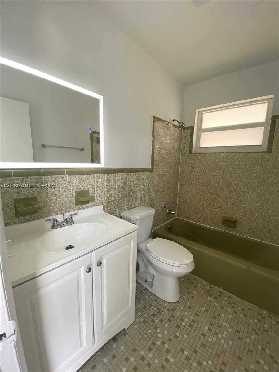 Small Image of 1219 NORTH 20TH AVE, Hollywood Number 9