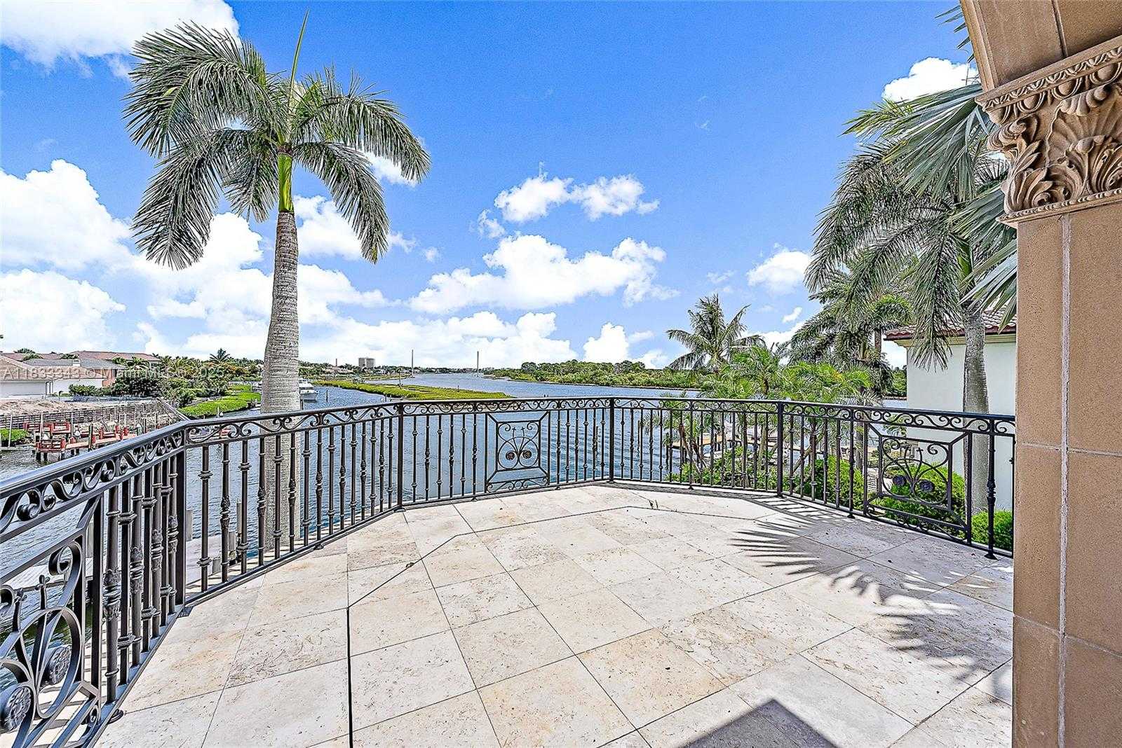 Small Image of 209 COMMODORE DR, Jupiter Number 31