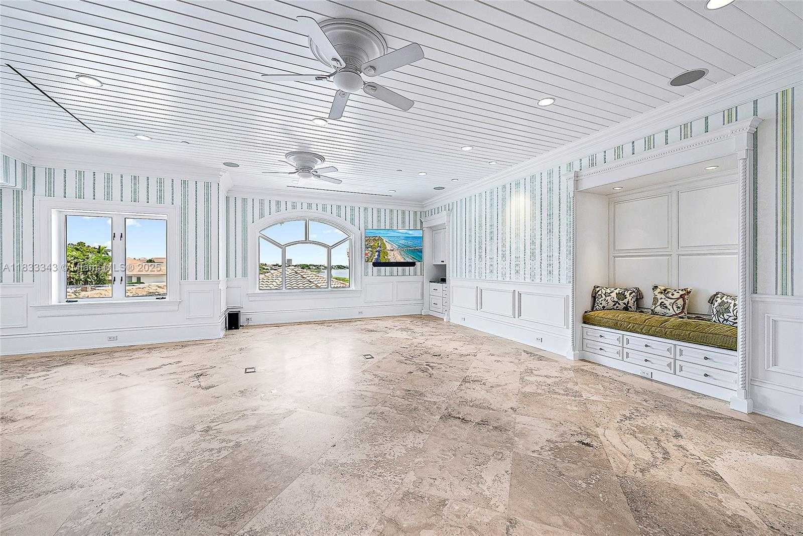 Small Image of 209 COMMODORE DR, Jupiter Number 33