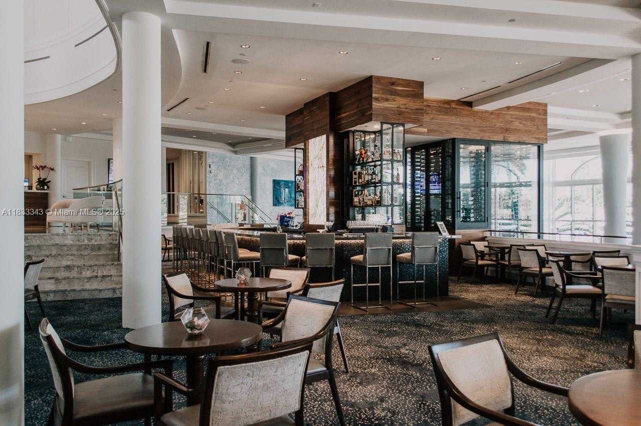 Small Image of 209 COMMODORE DR, Jupiter Number 62