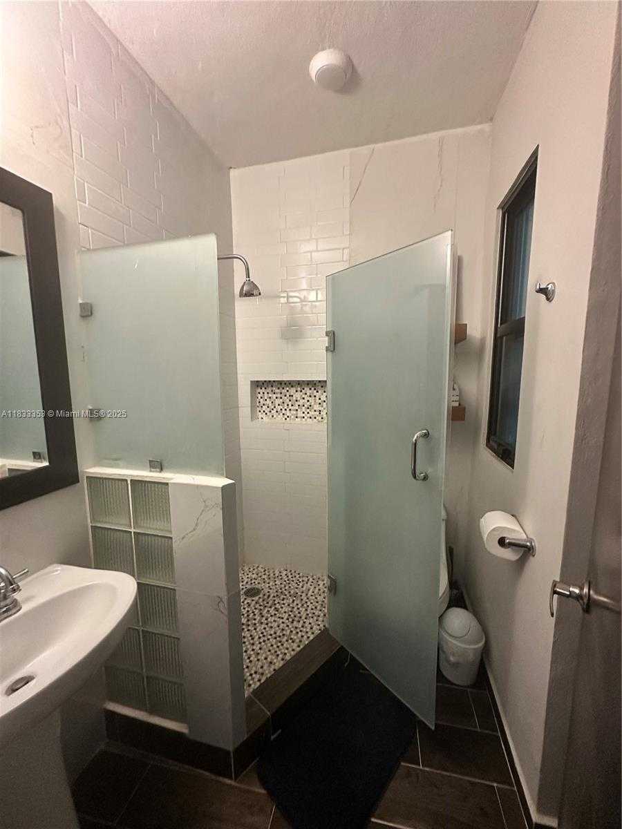 Small Image of 90 X 25 Y 27, Out of City Number 21