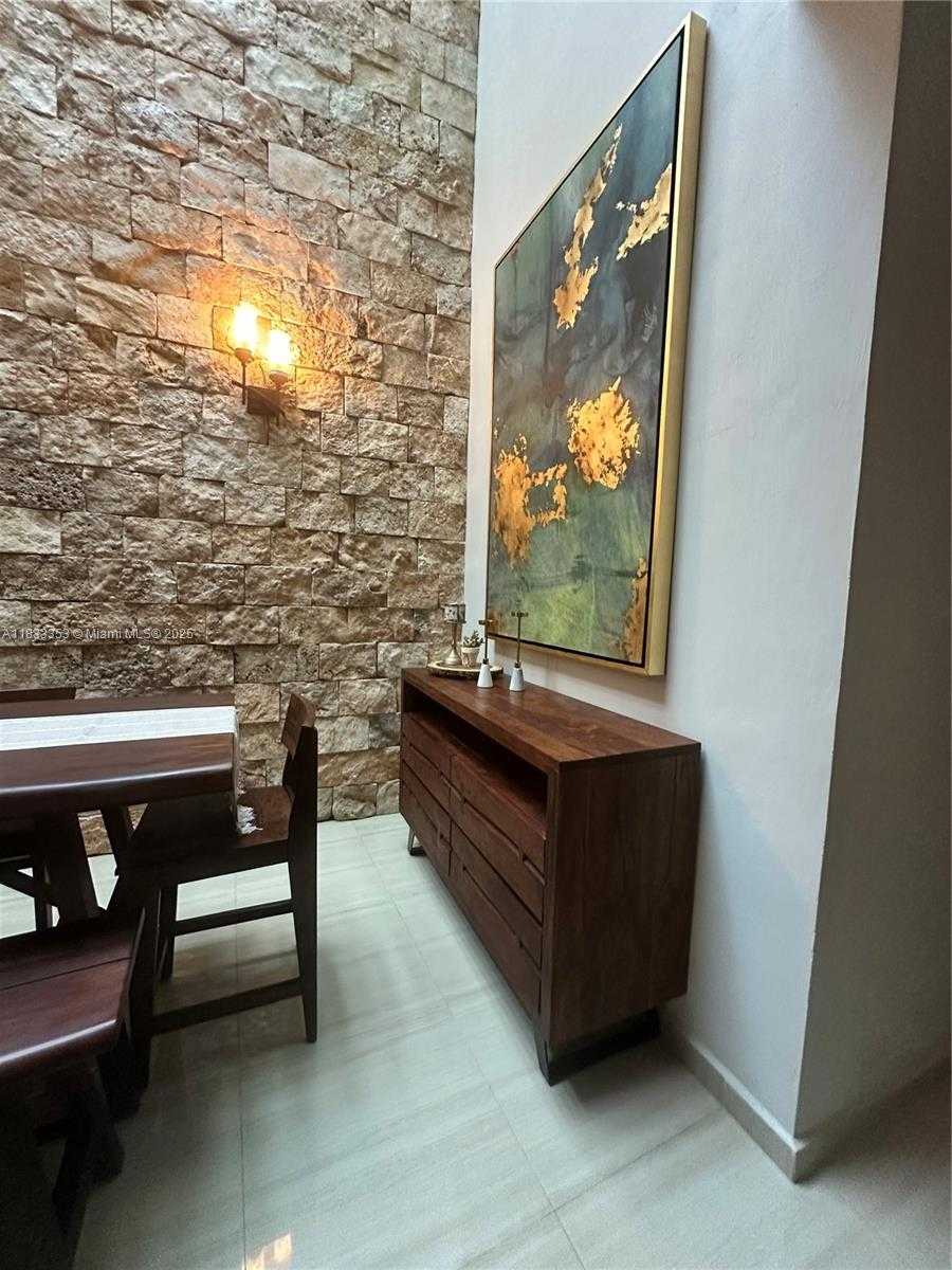 Small Image of 90 X 25 Y 27, Out of City Number 6