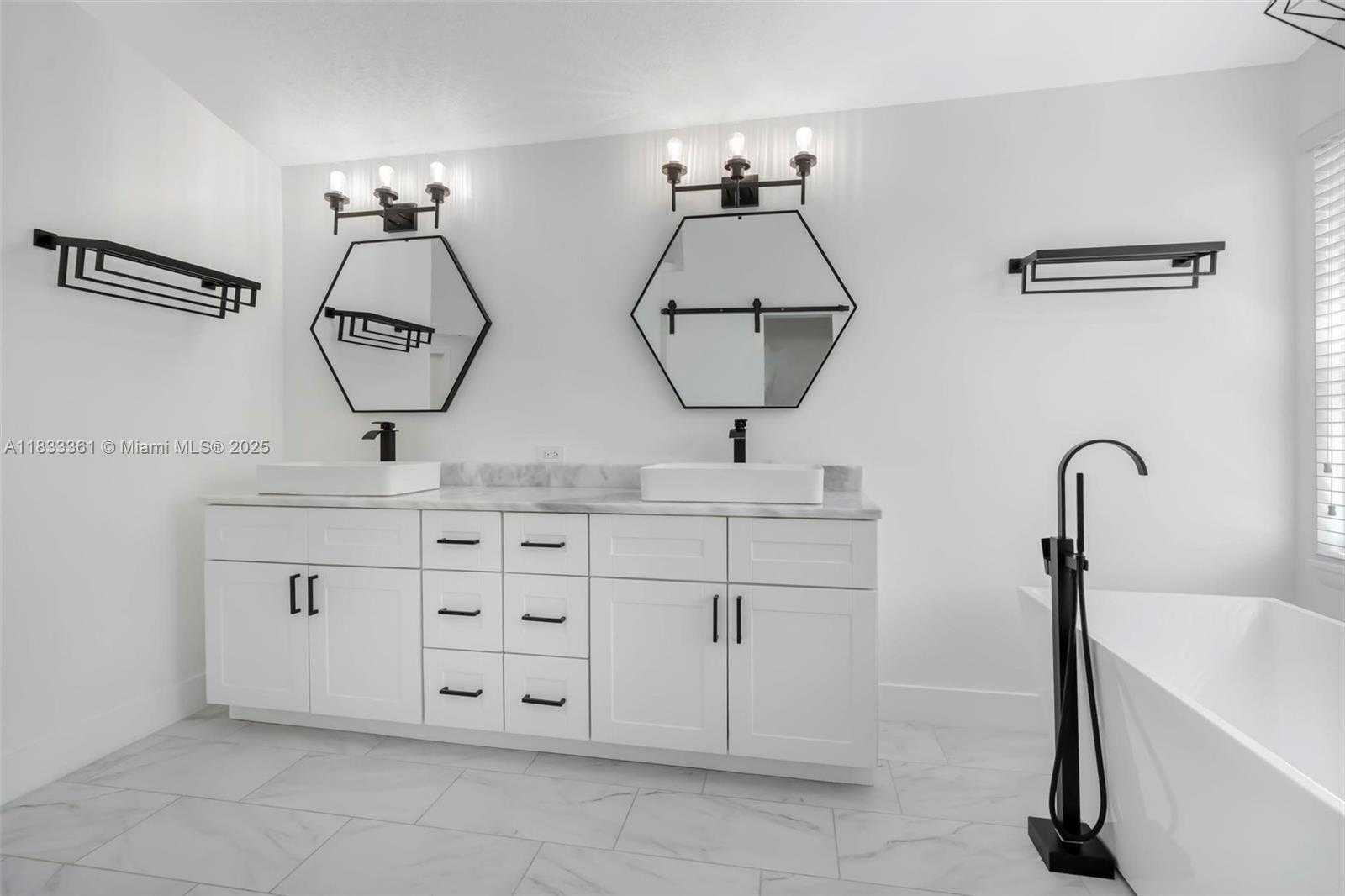 Small Image of 5050 GREENWICH PRESERVE CT, Boynton Beach Number 35