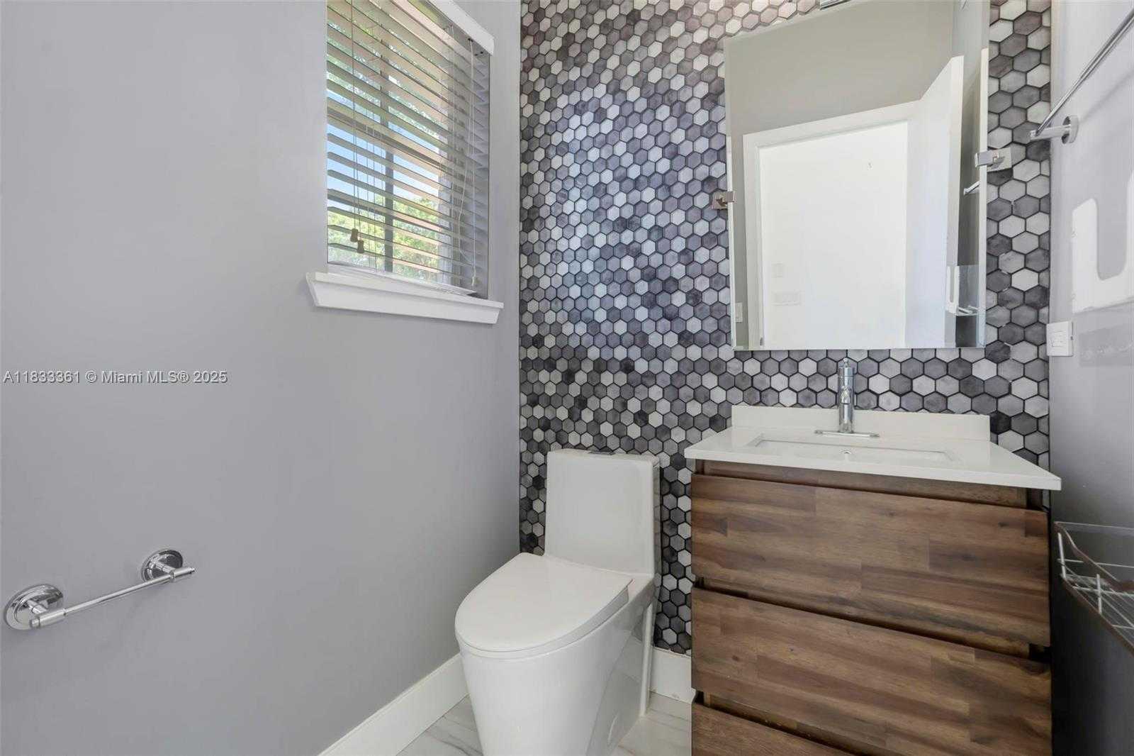 Small Image of 5050 GREENWICH PRESERVE CT, Boynton Beach Number 46