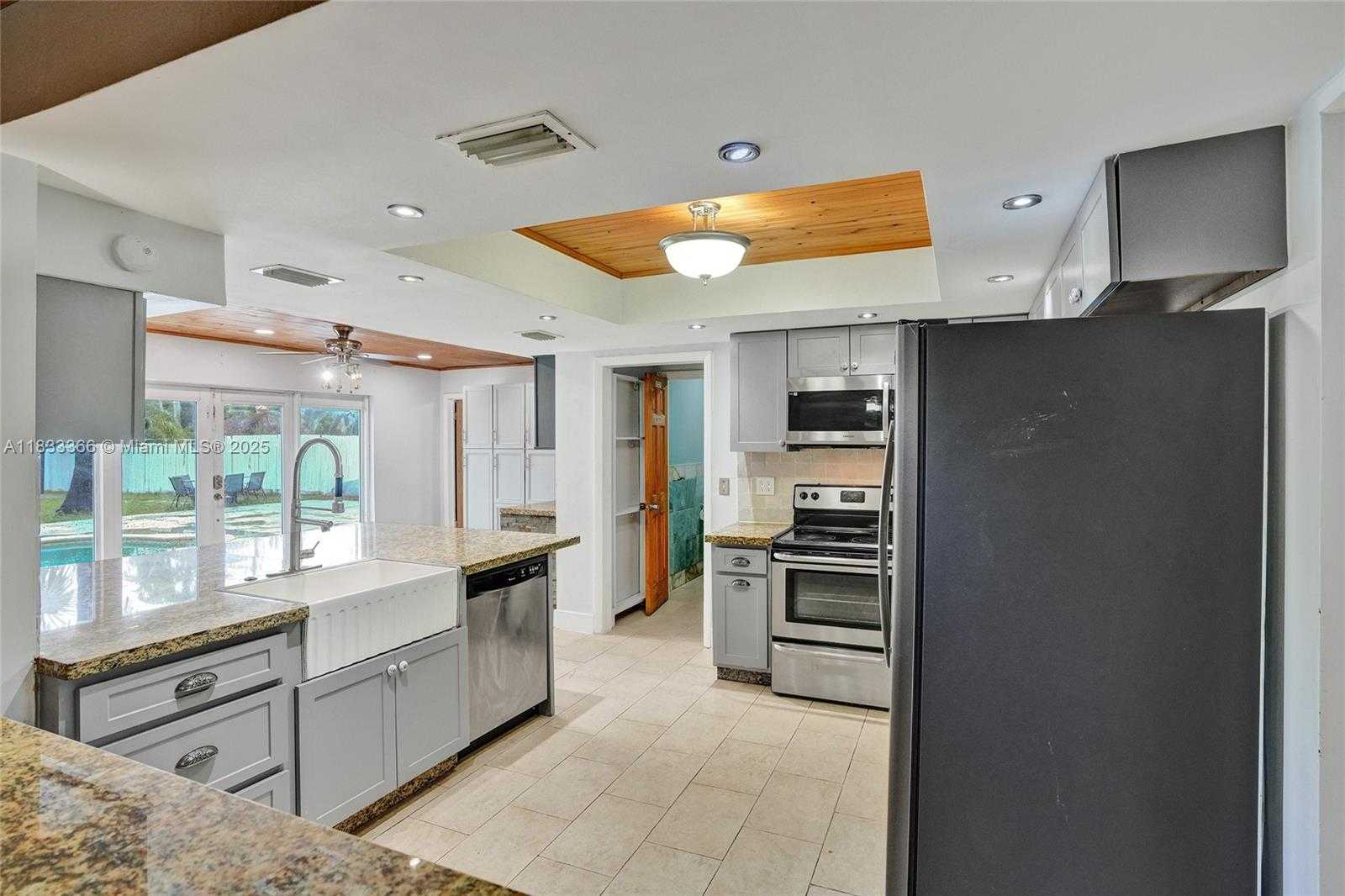 Small Image of 5840 SOUTH WEST 19TH ST, Plantation Number 13