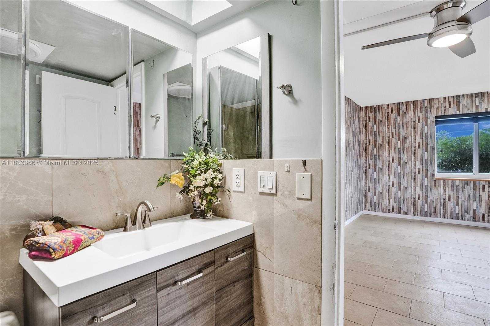 Small Image of 5840 SOUTH WEST 19TH ST, Plantation Number 23