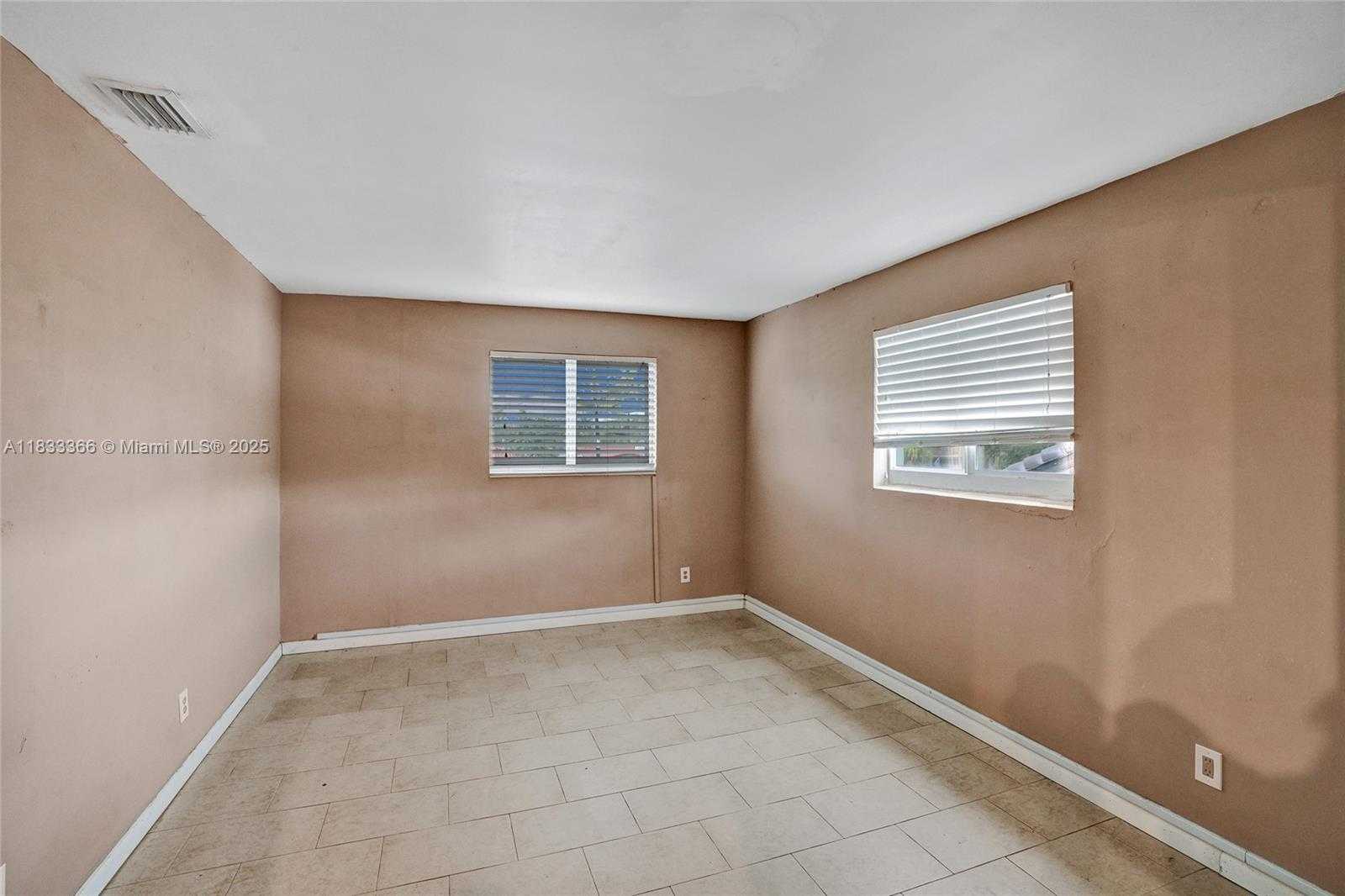 Small Image of 5840 SOUTH WEST 19TH ST, Plantation Number 30