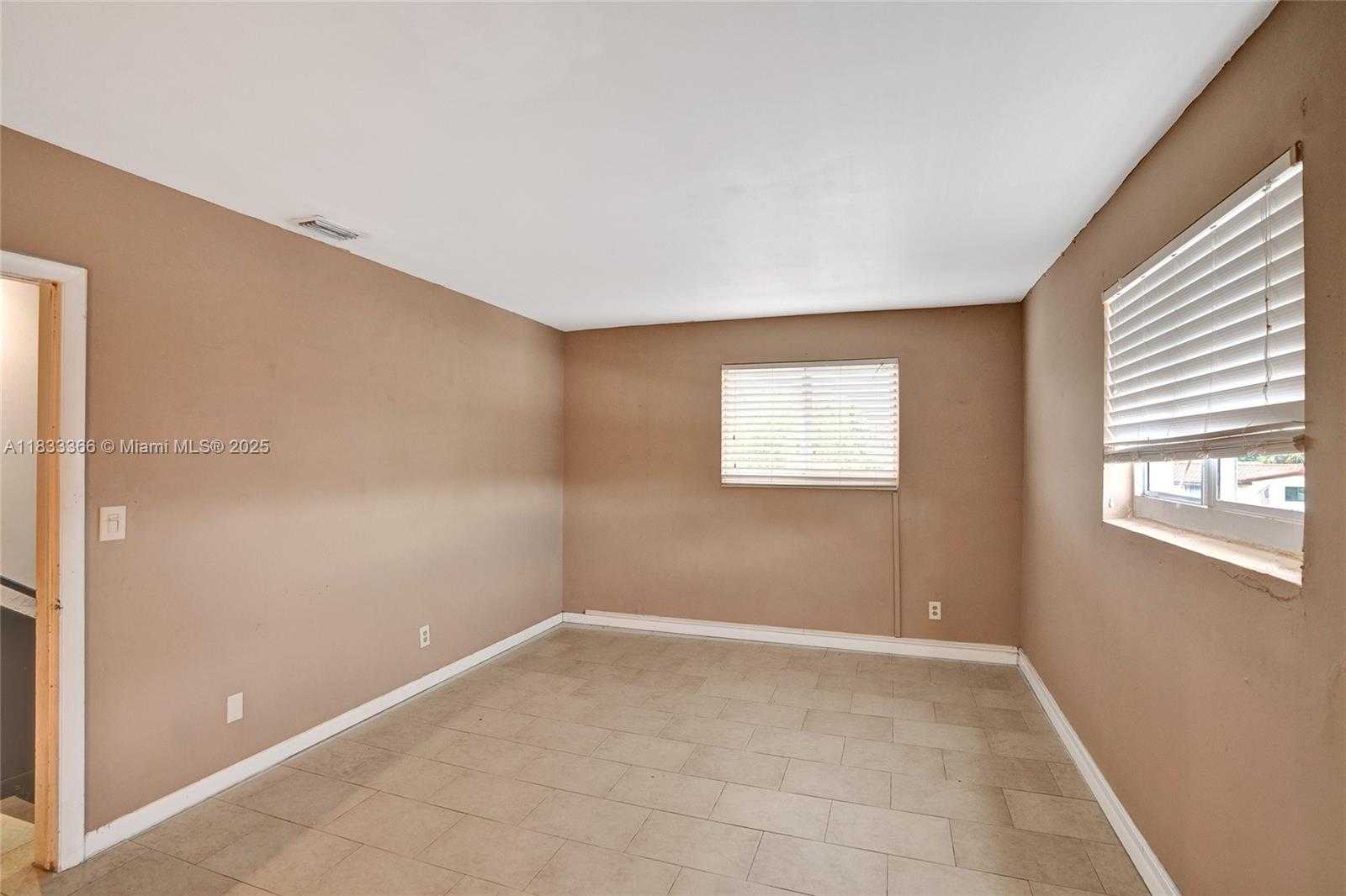 Small Image of 5840 SOUTH WEST 19TH ST, Plantation Number 31