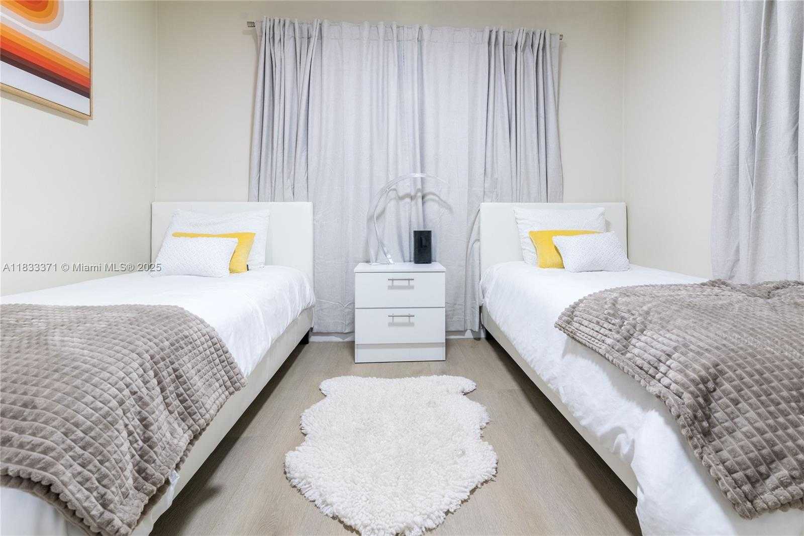 Small Image of 2270 HAVANA DR, Miramar Number 14