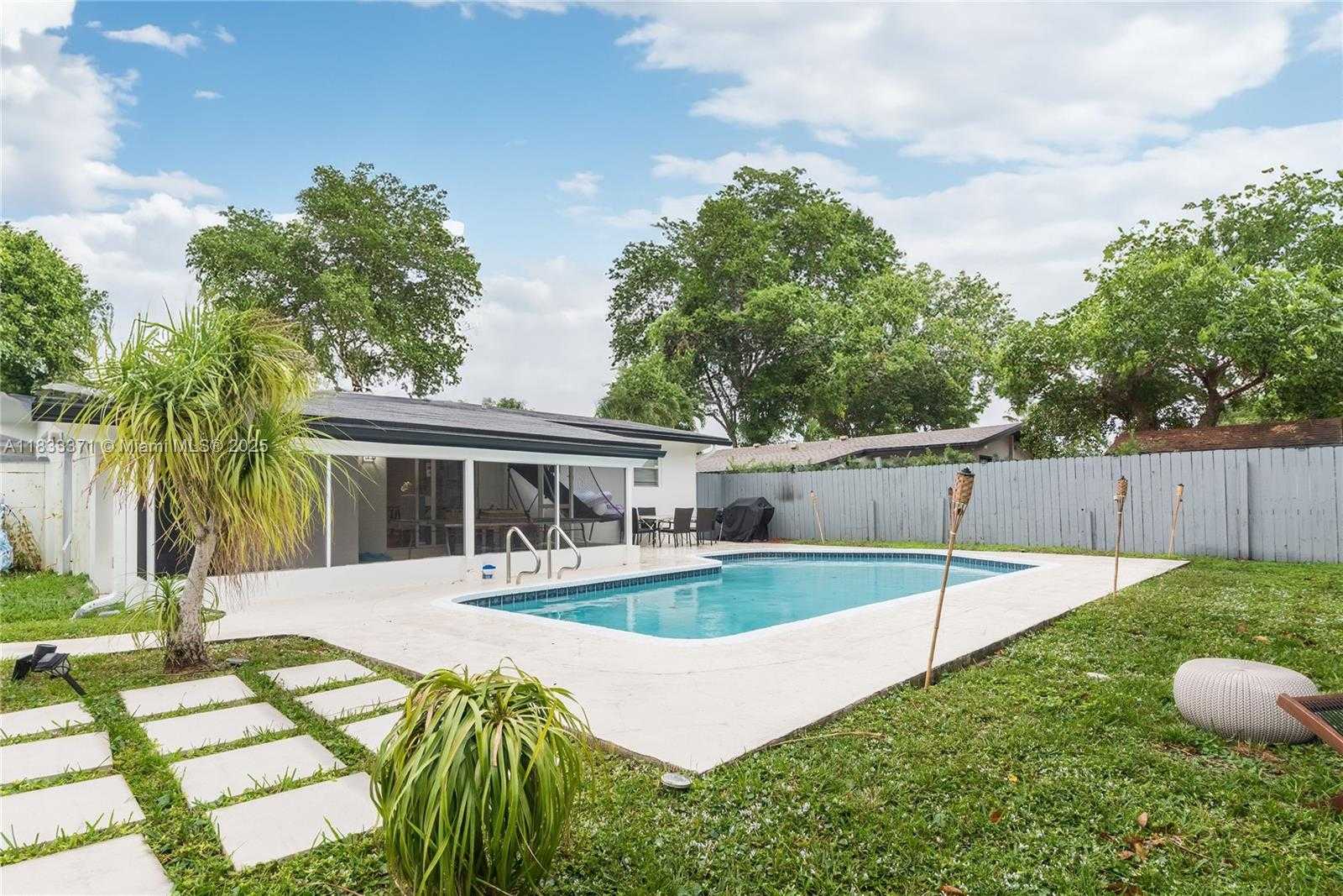Small Image of 2270 HAVANA DR, Miramar Number 16