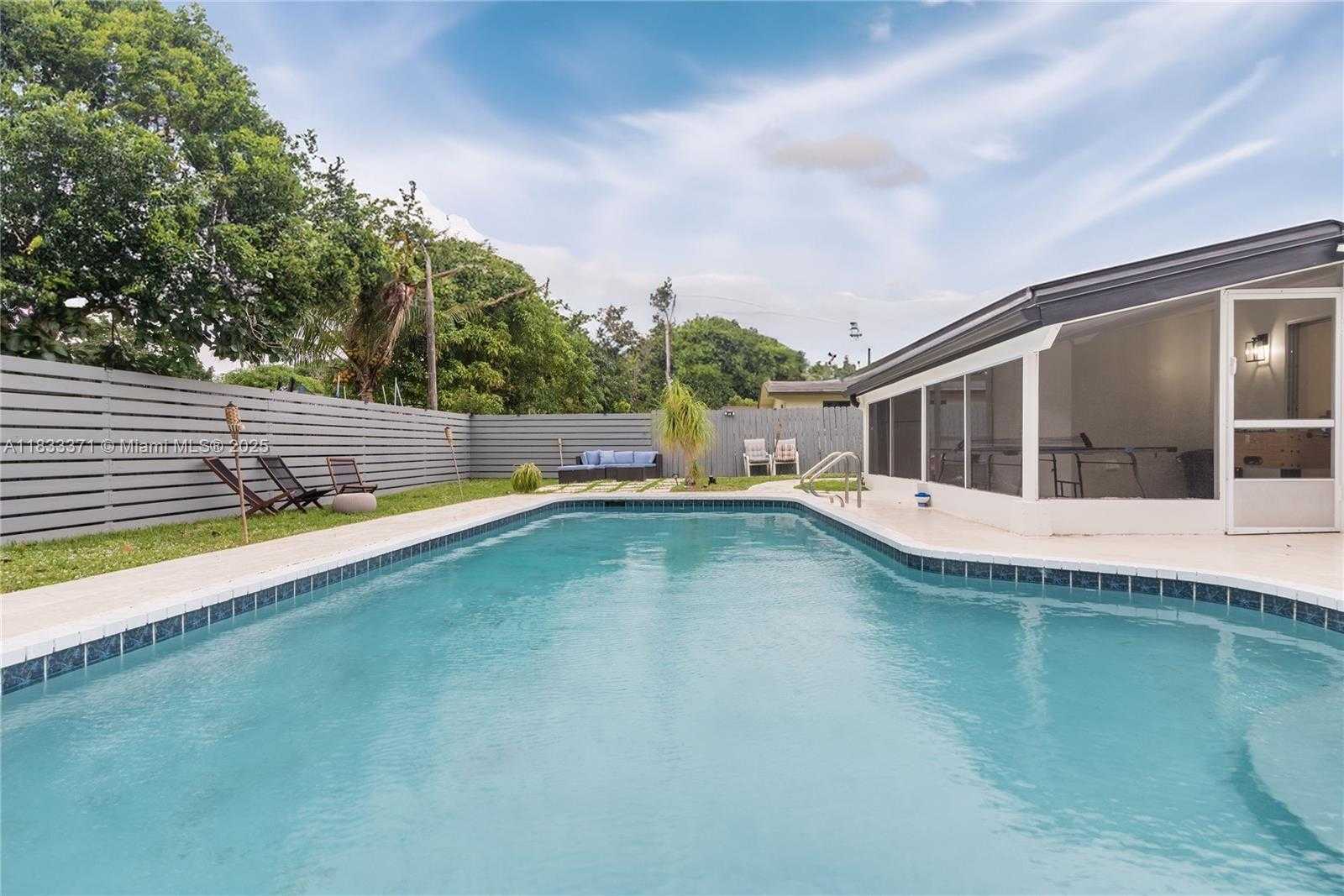Small Image of 2270 HAVANA DR, Miramar Number 17