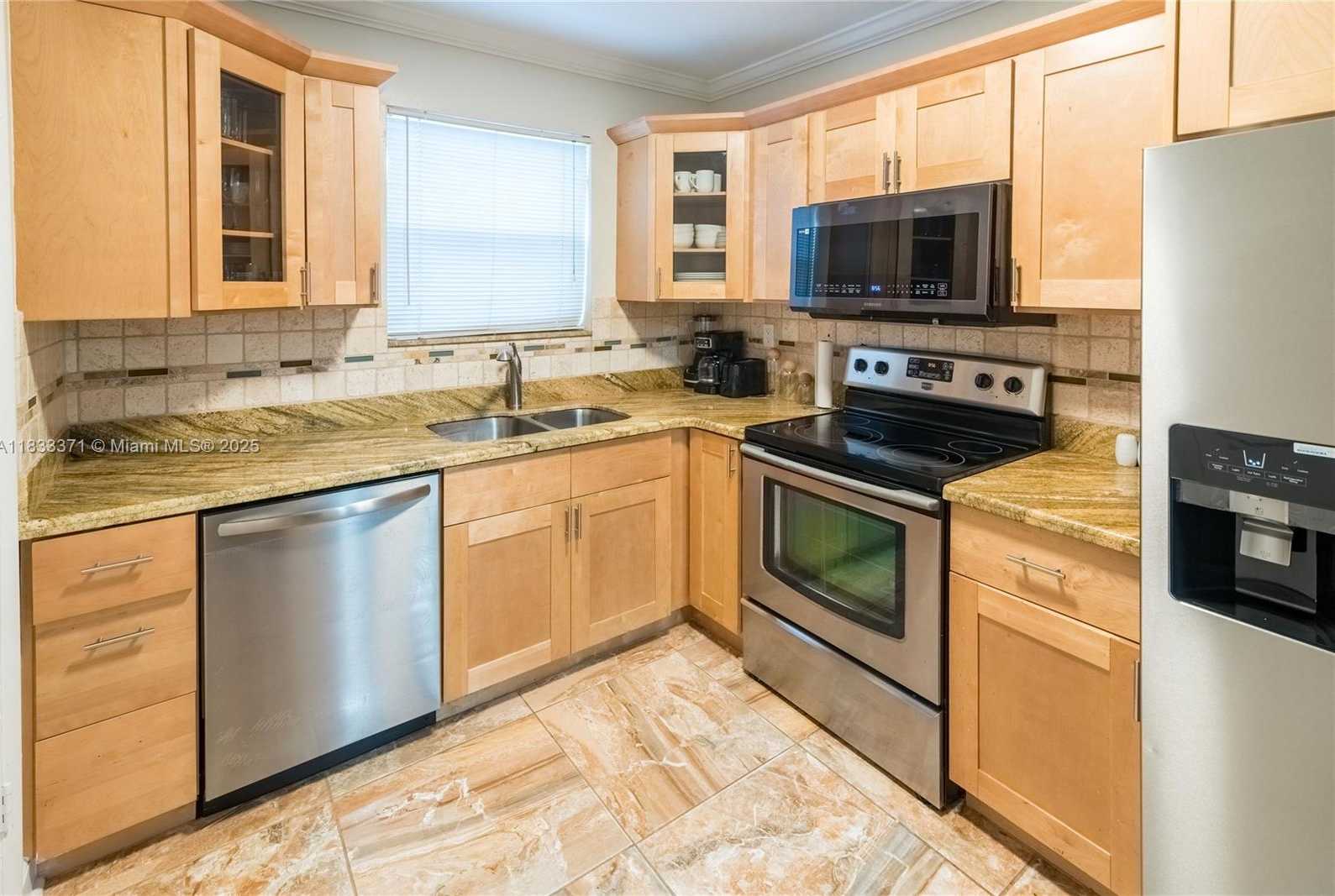 Small Image of 2270 HAVANA DR, Miramar Number 20