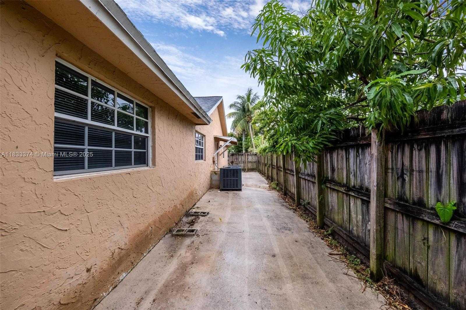 Small Image of 7209 SOUTH WEST 3RD CT, North Lauderdale Number 28