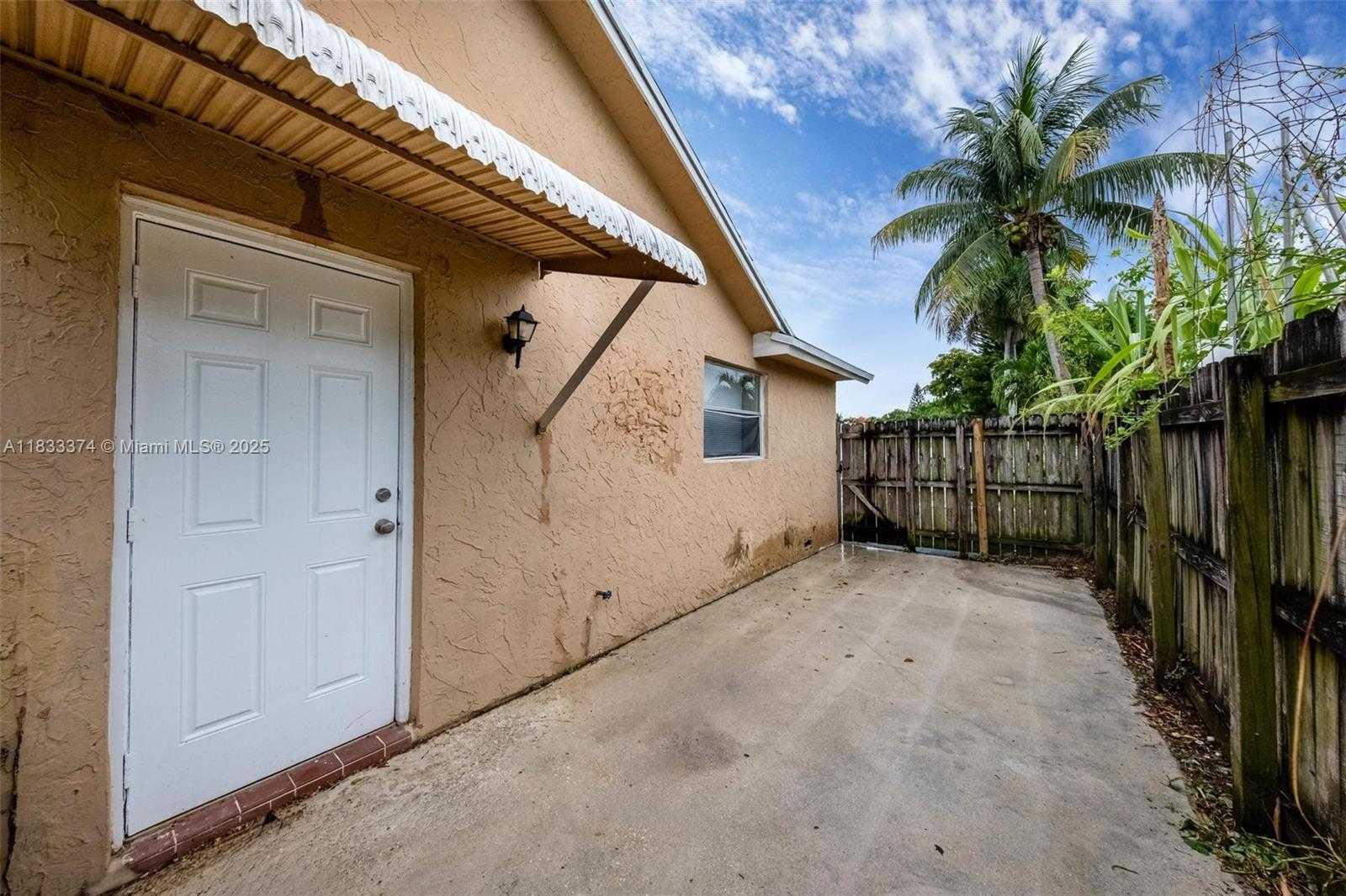 Small Image of 7209 SOUTH WEST 3RD CT, North Lauderdale Number 30
