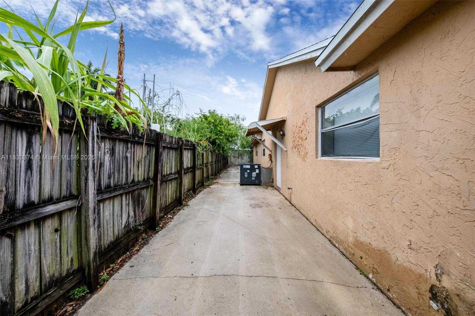 Small Image of 7209 SOUTH WEST 3RD CT, North Lauderdale Number 31