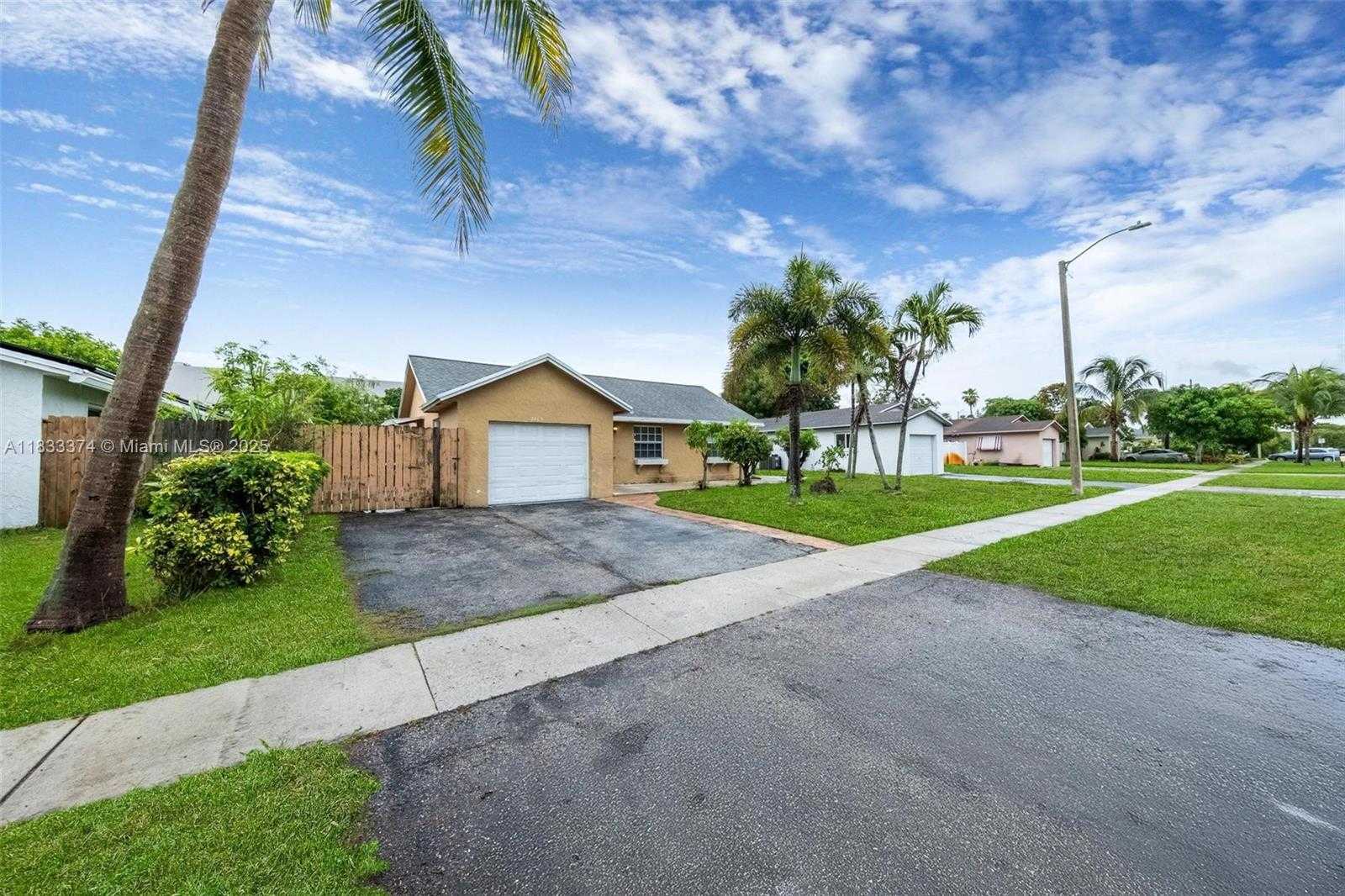 Small Image of 7209 SOUTH WEST 3RD CT, North Lauderdale Number 33