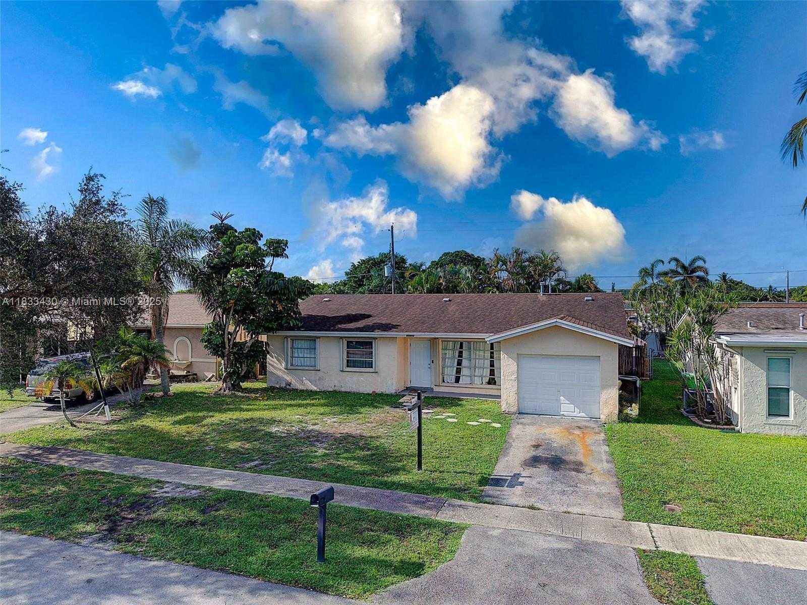 Small Image of 11540 NORTH WEST 33RD ST, Sunrise Number 21