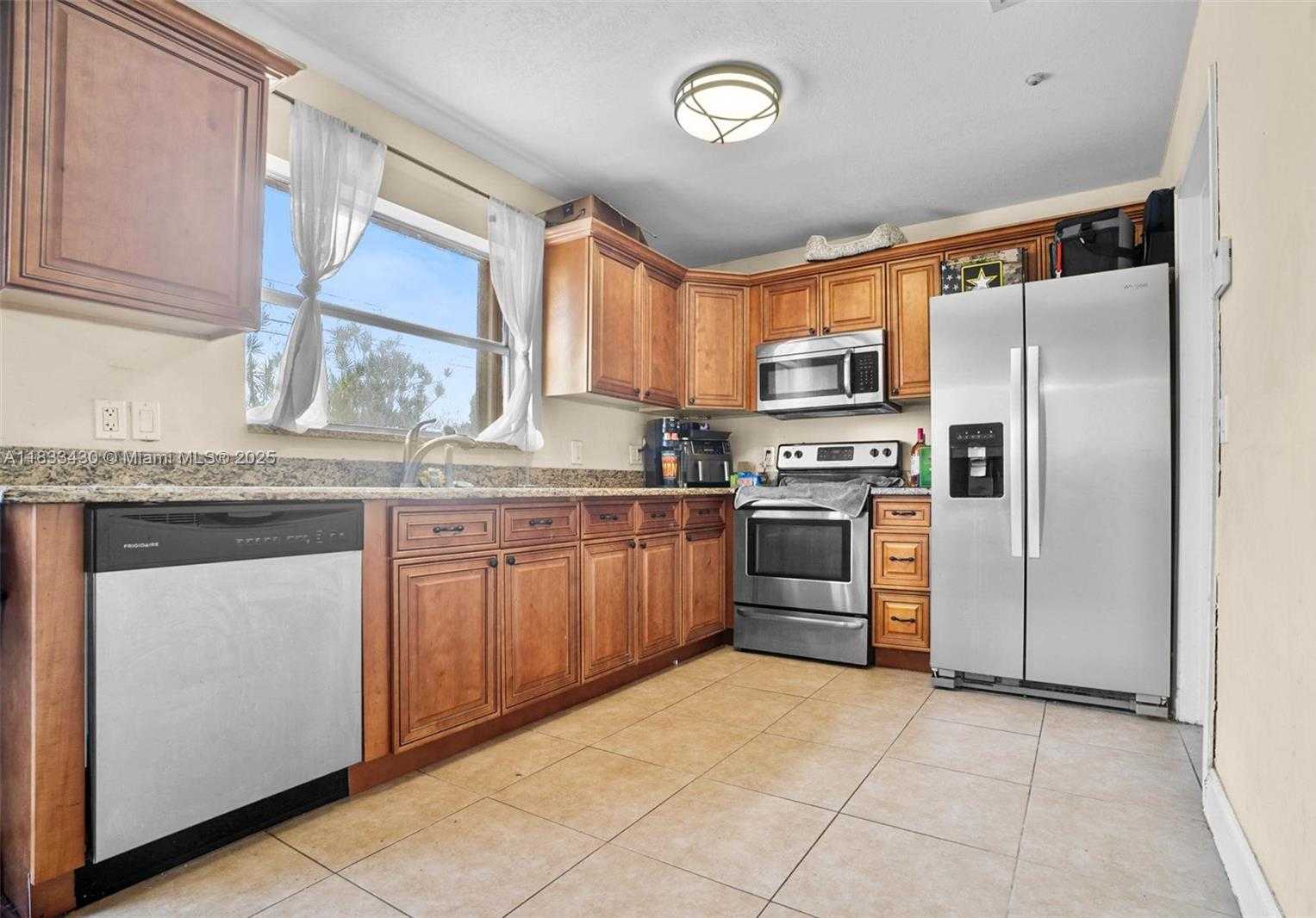 Small Image of 11540 NORTH WEST 33RD ST, Sunrise Number 3