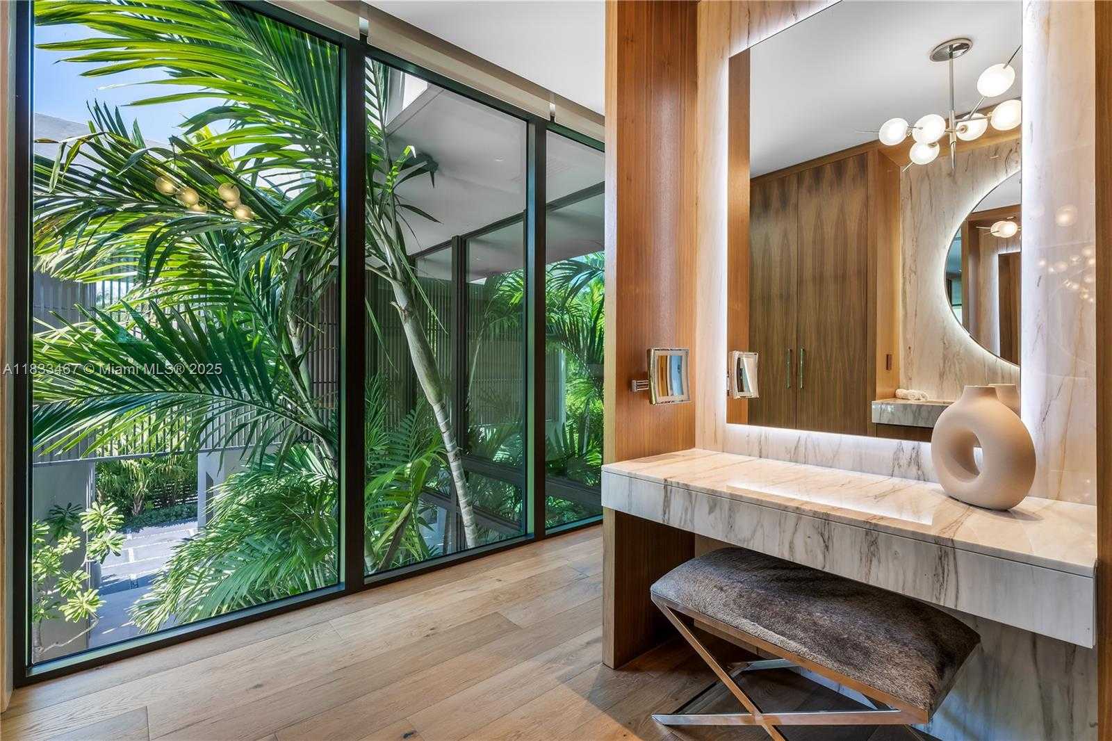 Small Image of 3910 BATTERSEA RD, Miami Number 14