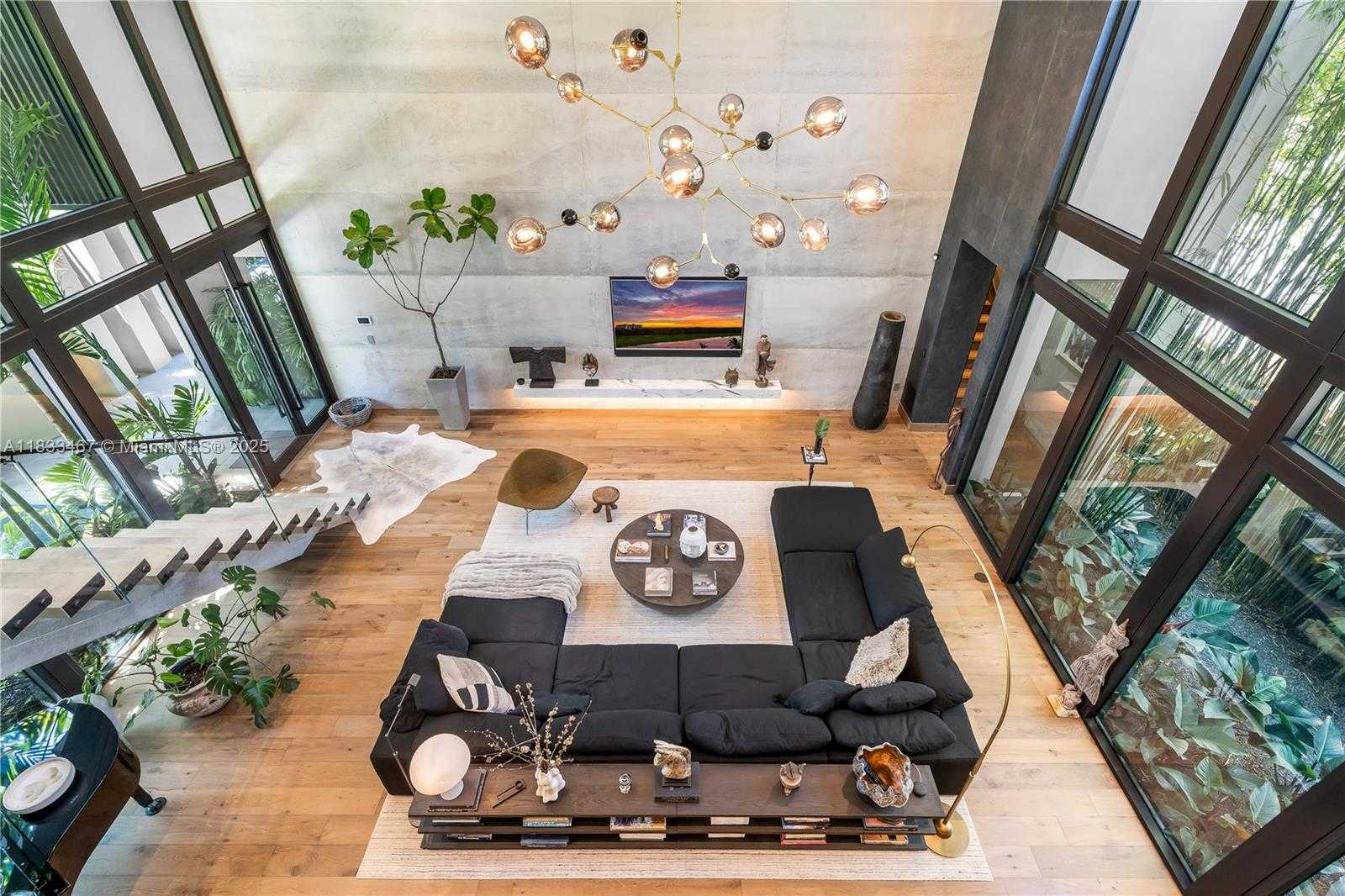 Small Image of 3910 BATTERSEA RD, Miami Number 16