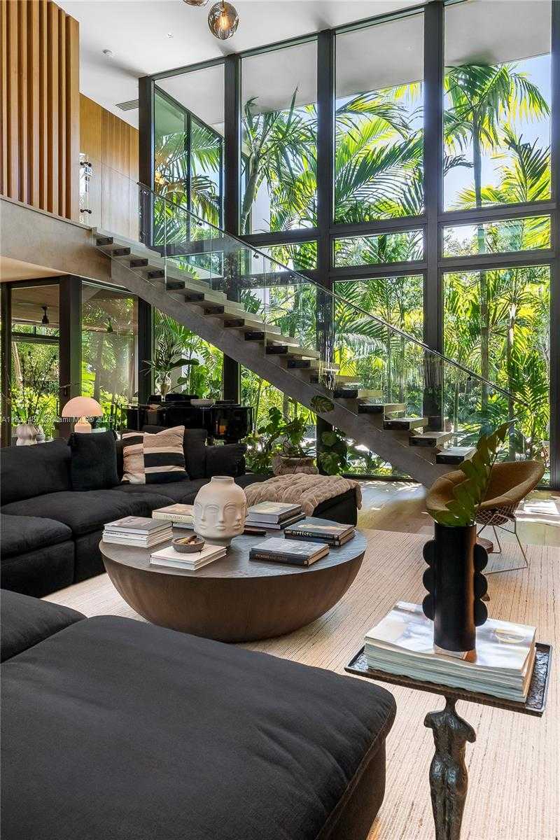 Small Image of 3910 BATTERSEA RD, Miami Number 20
