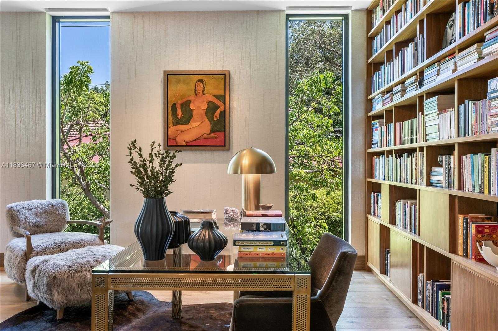 Small Image of 3910 BATTERSEA RD, Miami Number 28