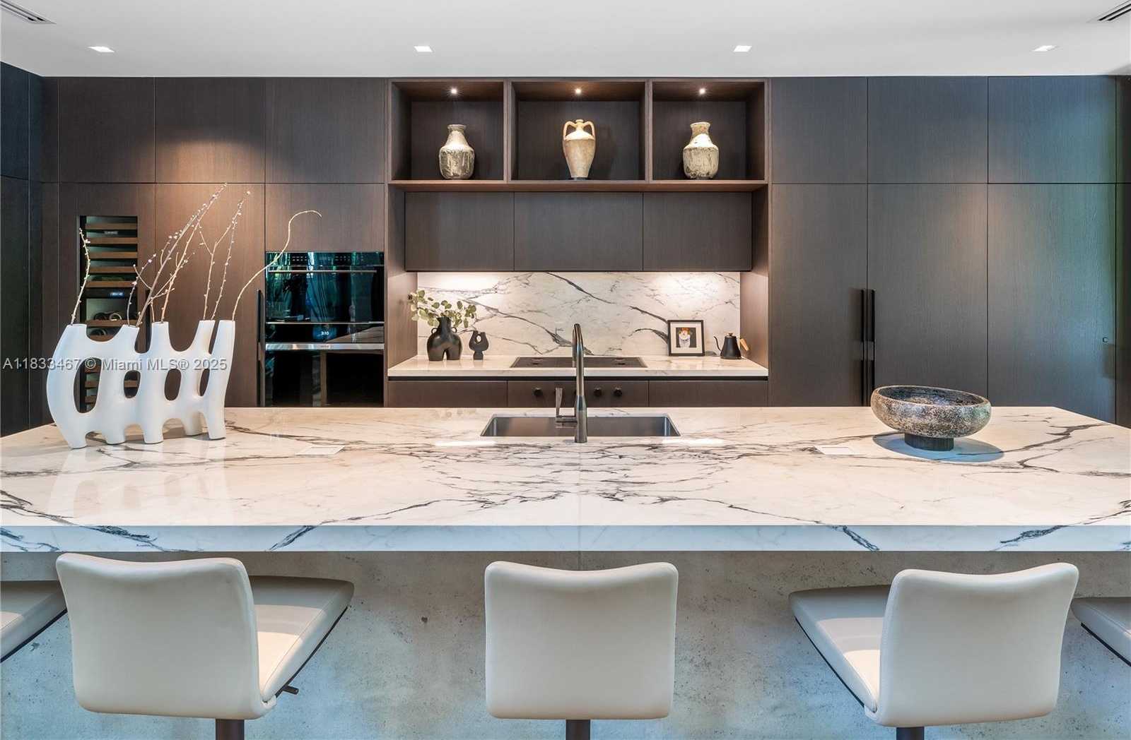Small Image of 3910 BATTERSEA RD, Miami Number 33