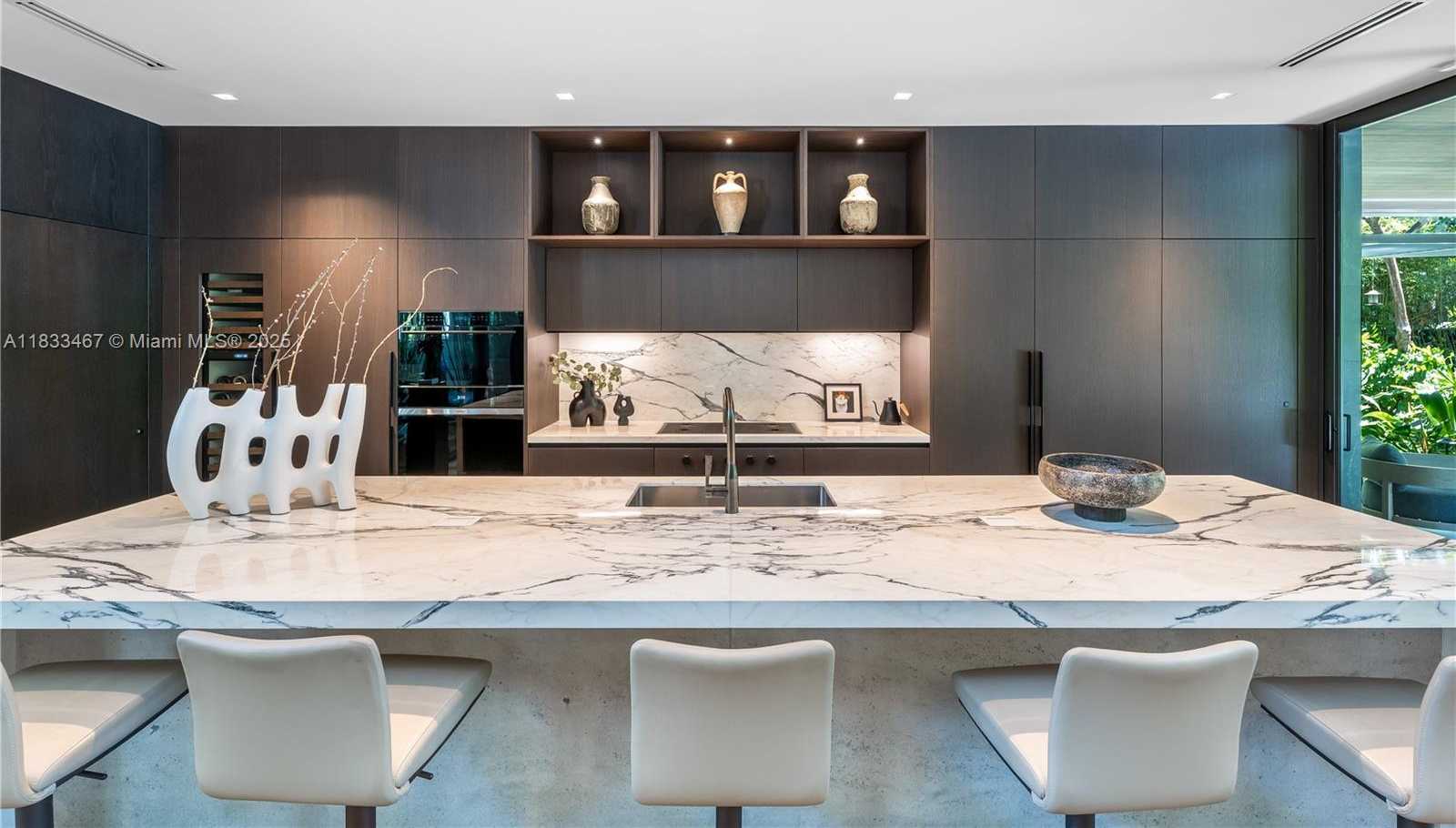 Small Image of 3910 BATTERSEA RD, Miami Number 34