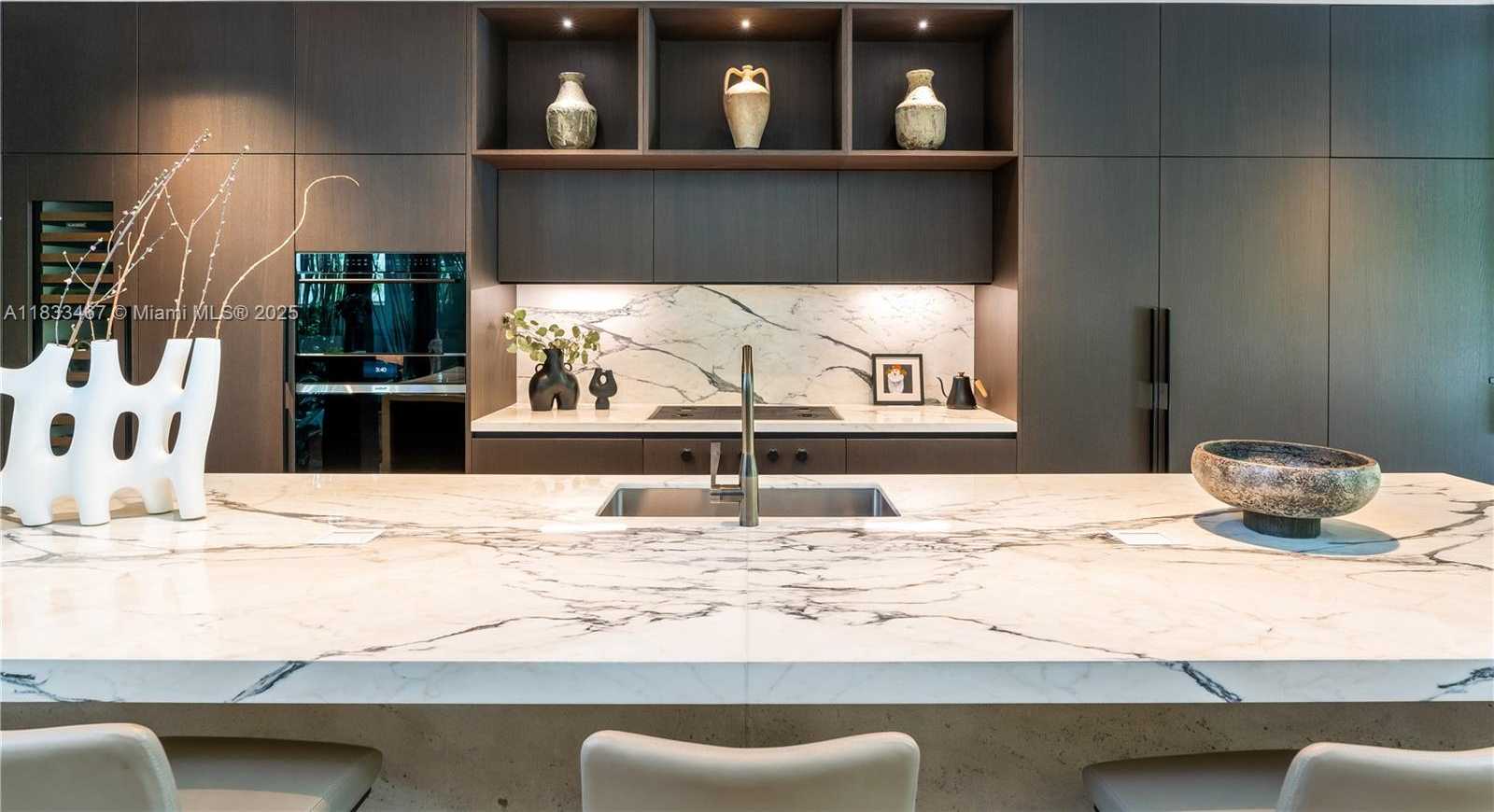 Small Image of 3910 BATTERSEA RD, Miami Number 38