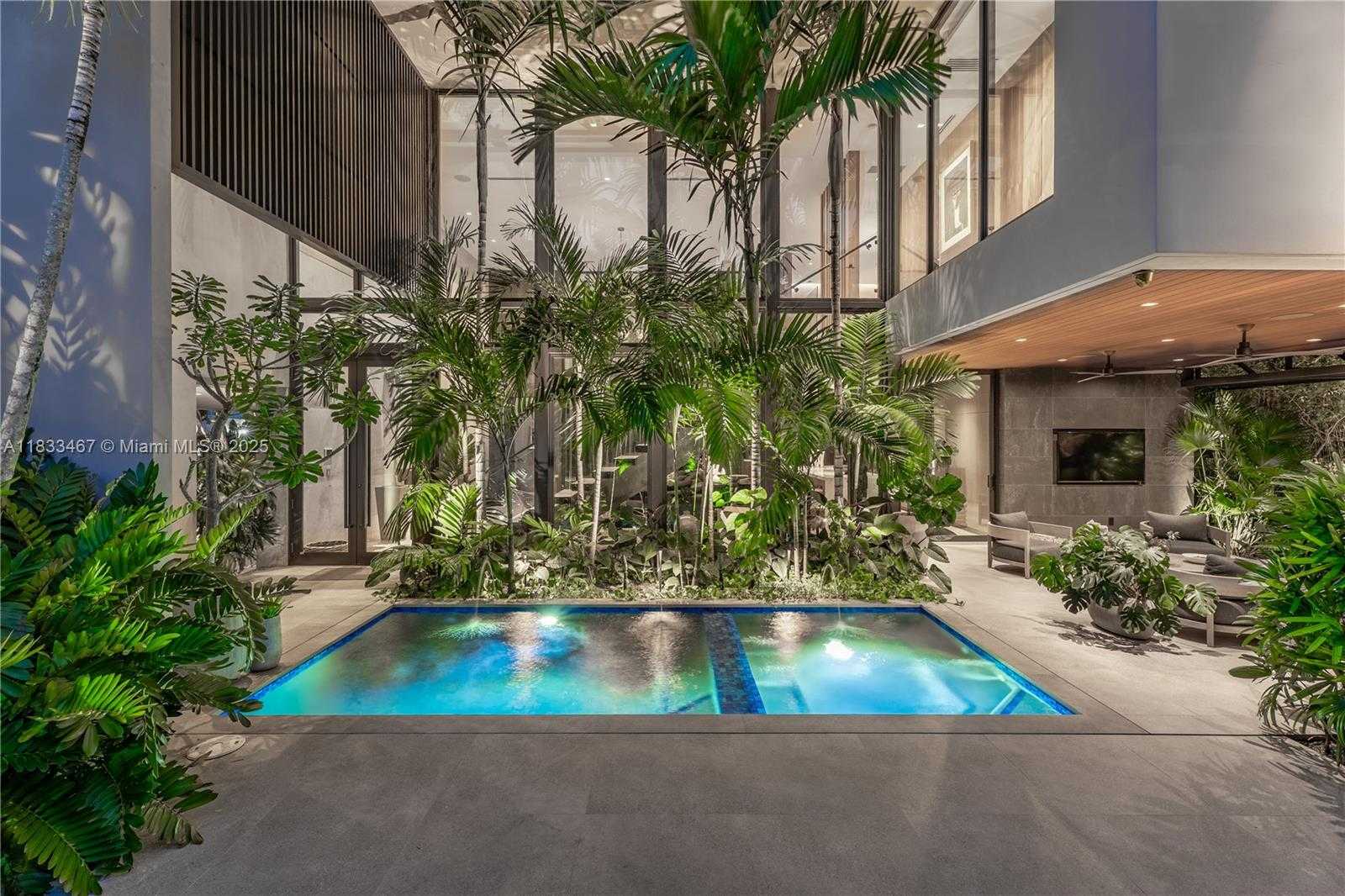 Small Image of 3910 BATTERSEA RD, Miami Number 42