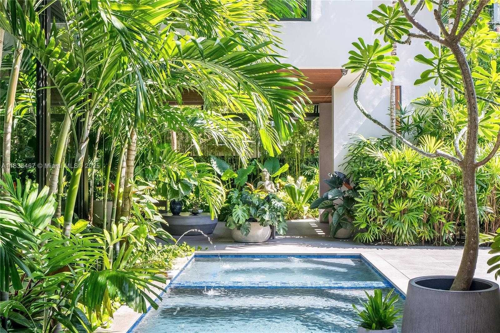 Small Image of 3910 BATTERSEA RD, Miami Number 43