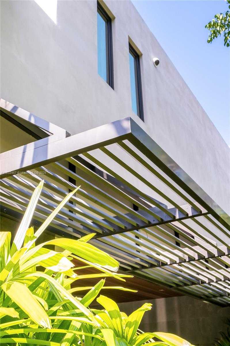 Small Image of 3910 BATTERSEA RD, Miami Number 45