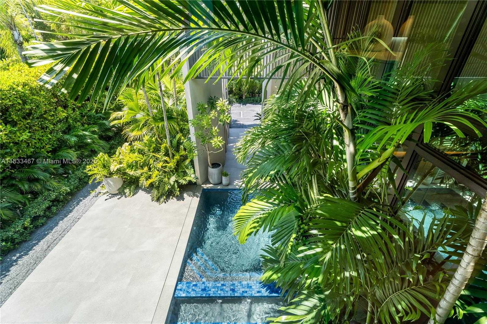 Small Image of 3910 BATTERSEA RD, Miami Number 47