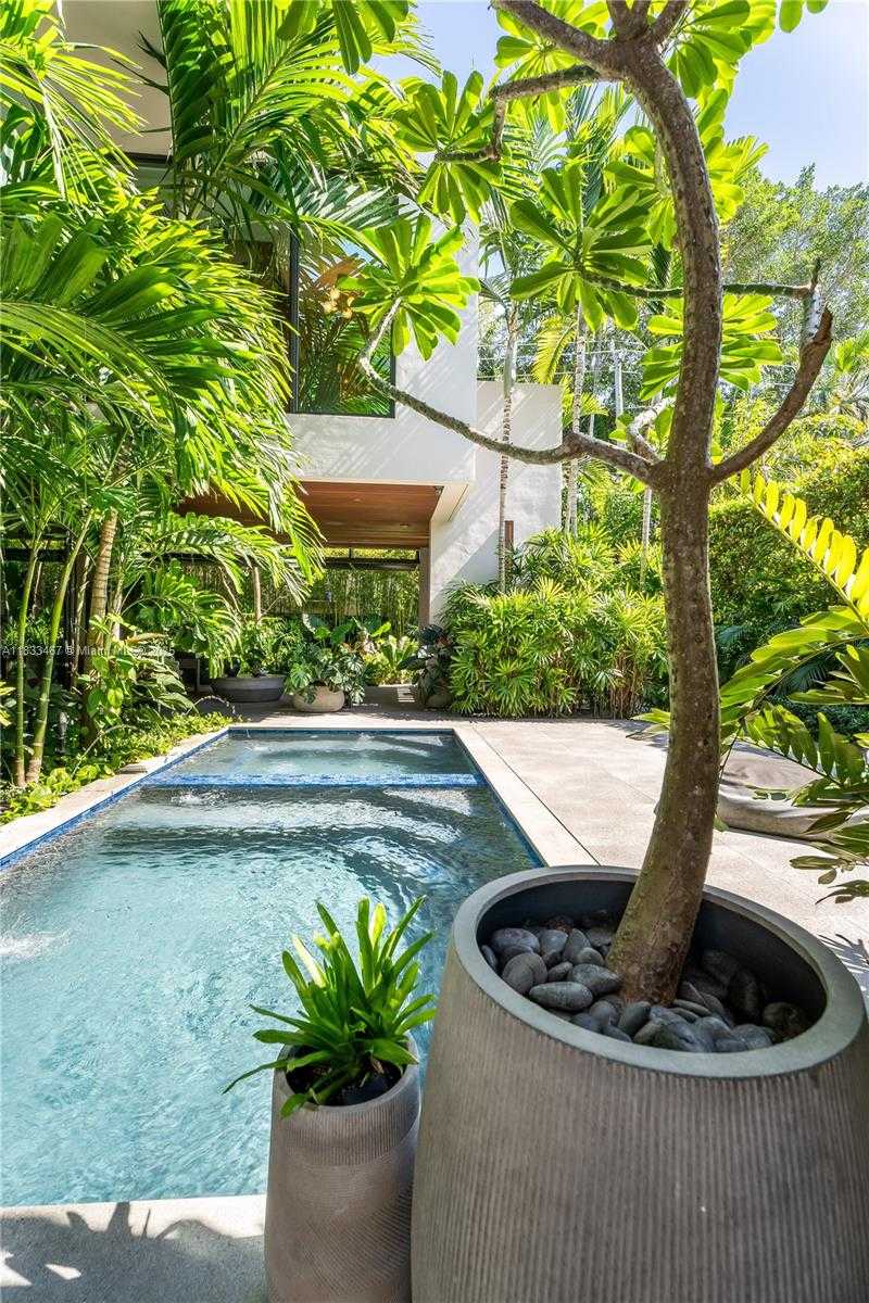 Small Image of 3910 BATTERSEA RD, Miami Number 48