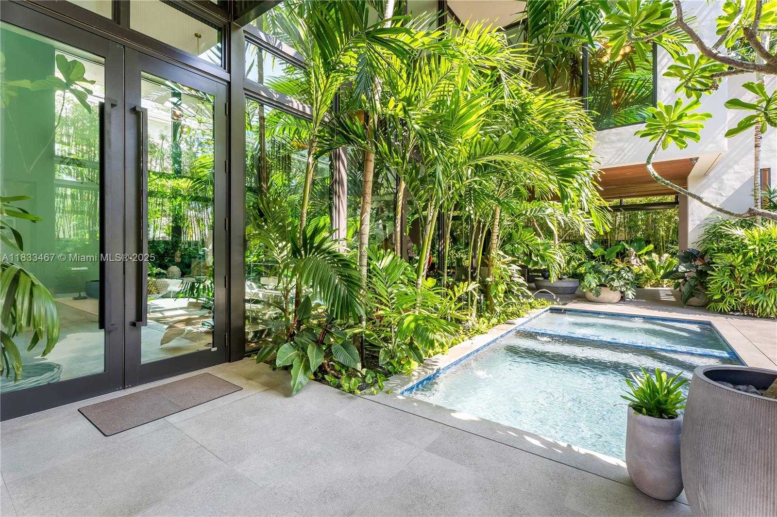 Small Image of 3910 BATTERSEA RD, Miami Number 49