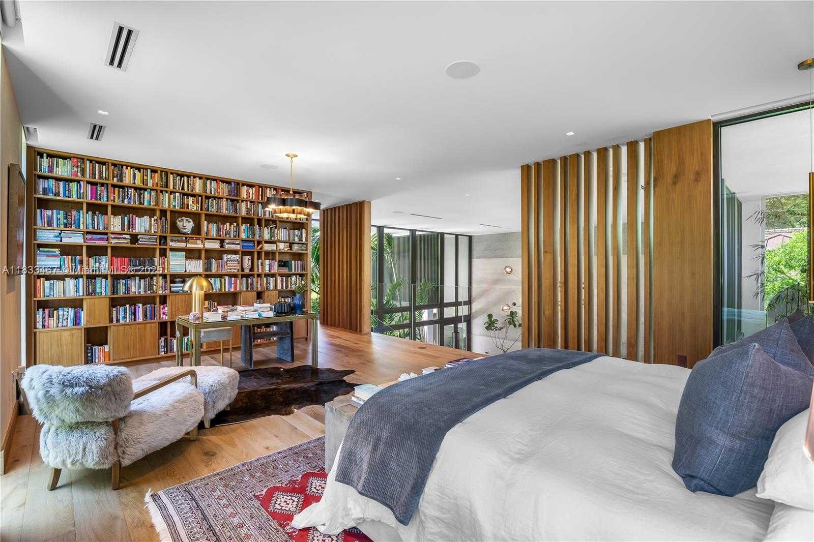 Small Image of 3910 BATTERSEA RD, Miami Number 5