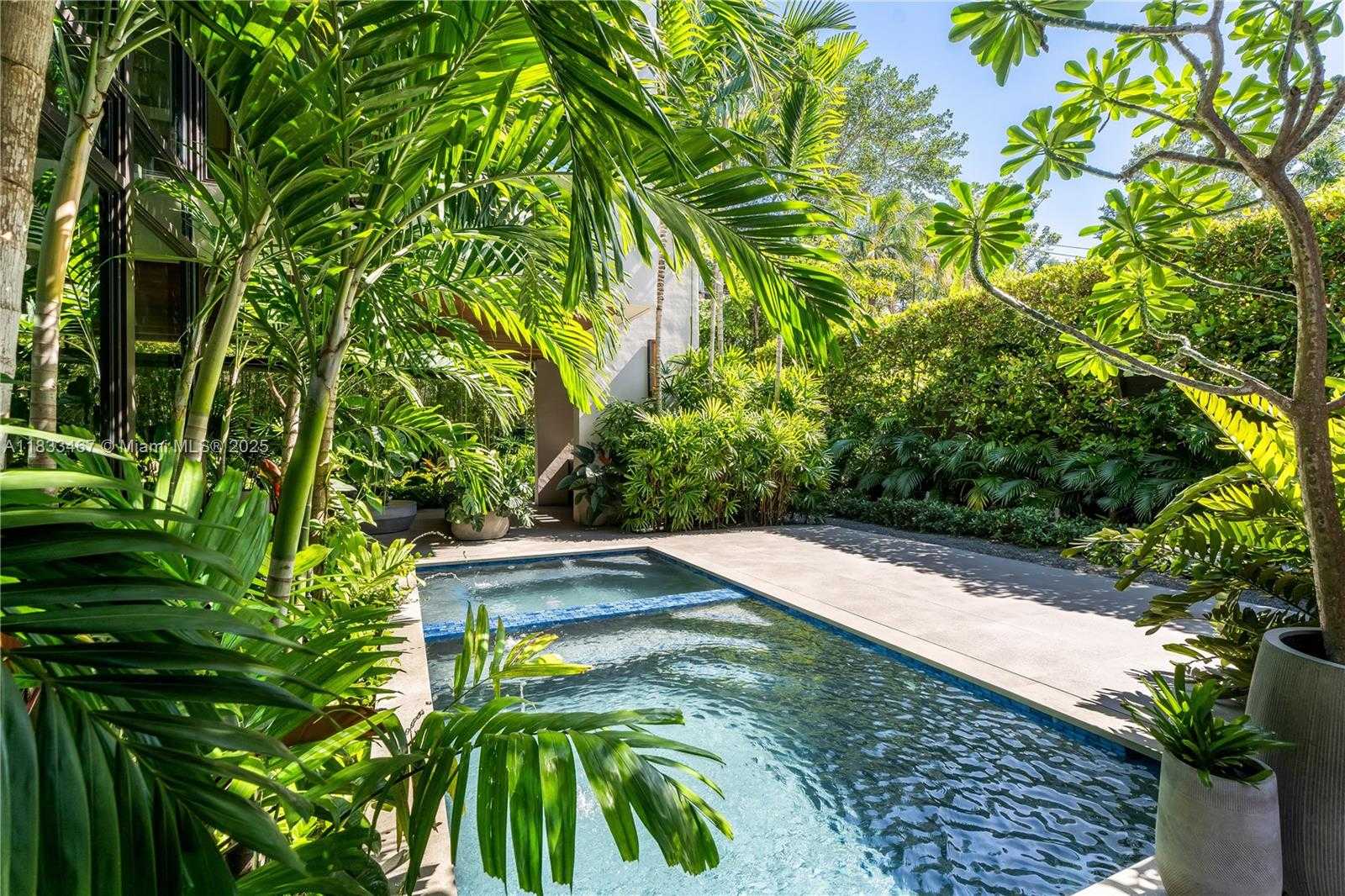 Small Image of 3910 BATTERSEA RD, Miami Number 50