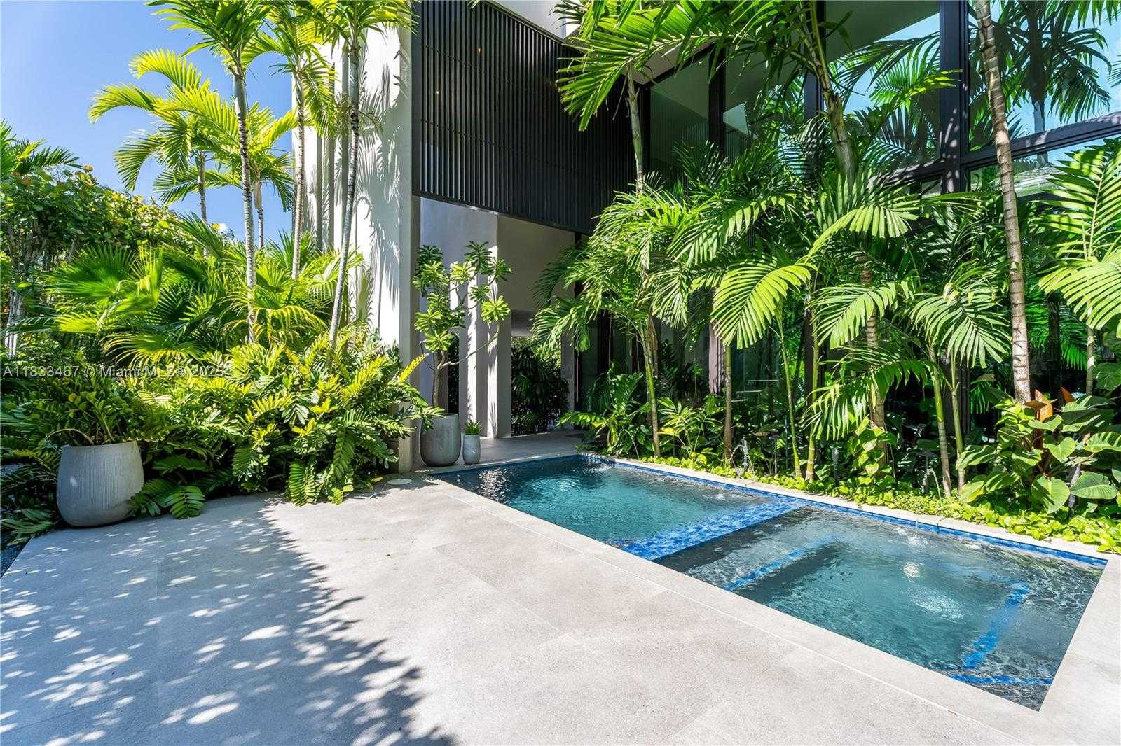 Small Image of 3910 BATTERSEA RD, Miami Number 52
